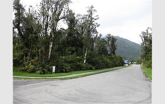 COMMERCIAL SECTION IN FRANZ JOSEF