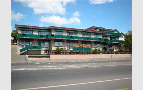 Caroline Apartments