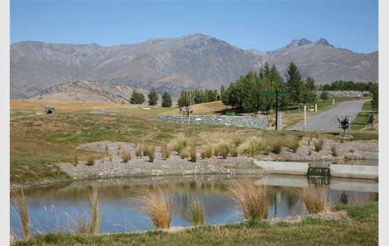 STUNNING FAIRWAY SETTING