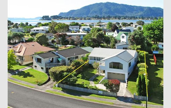 Tairua Holiday Home