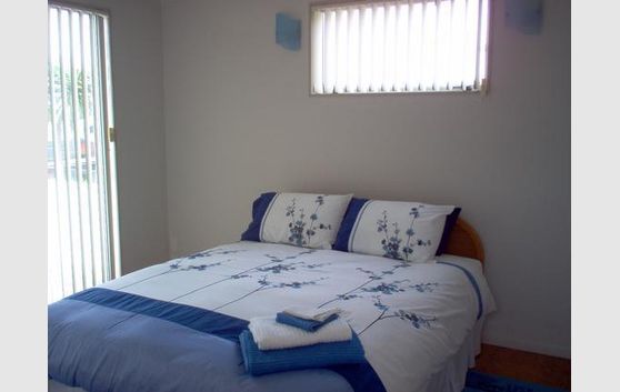 Across the road from the beach,extensive sea views