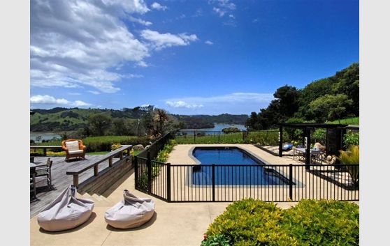 Supreme Waterfront