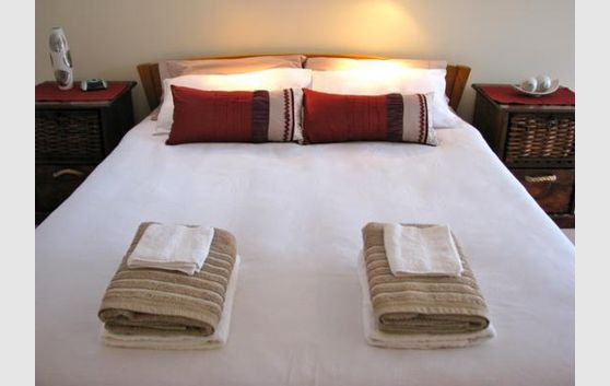 Sunnyhills Short Stay Bed & Breakfast