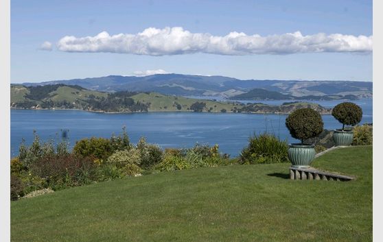 Kauri Ridge Estate - Exclusive Hideaway