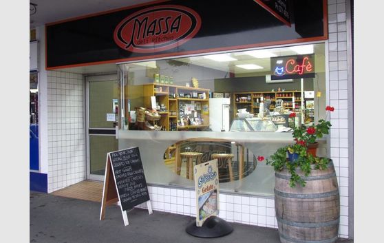 MASSA DELI, MASTERTON