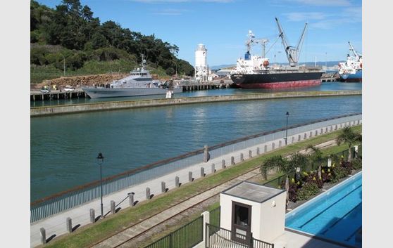 WATCH THE BOATS COME IN-JUST SIT BACK--RELAX & ENJOY