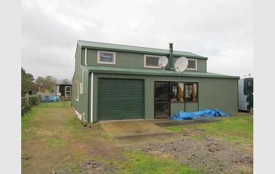 UNIQUE SHED/HOUSE