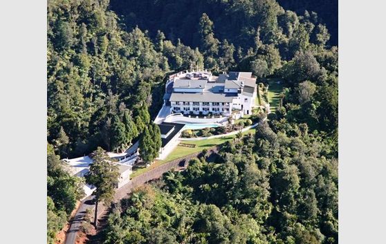 Auckland's Waitakere Estate Lodge for Sale