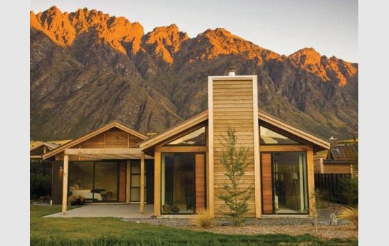 BRAND NEW LUXURY HOME READY TO MOVE INTO
