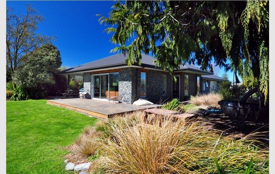 Privacy, Comfort & Style on 1.6 Hectares