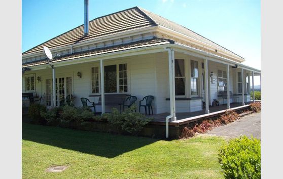 Heritage Villa plus Granny Flat plus 7644m2