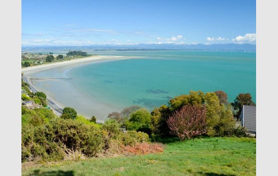 Enormous Waterfront Section in Nelson