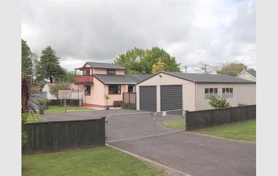 FANTASTIC SEMI RURAL APPEAL!