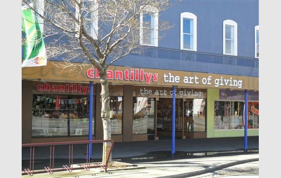 Chantillys and Crystal Centre for Sale