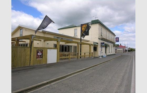Riversdale Hotel, FHGC, Very Nice Country Pub, Good Income Earner