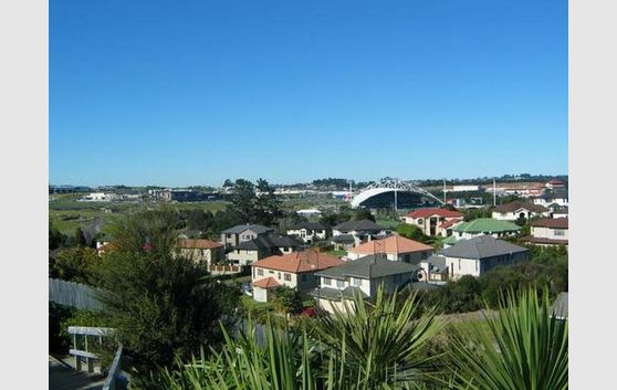 4030m2 Land close to Albany Centre
