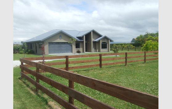 IMMACULATE, MODERN AND RURAL