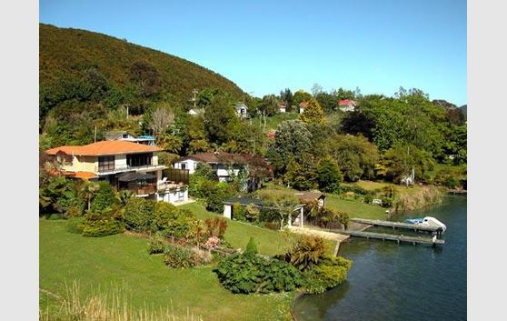 ULTIMATE LAKESIDE LIVING AT ROTOITI