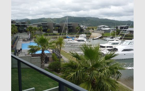 RIGHT ROYAL ‘SOVEREIGN PIERS’ WATERFRONT TOWNHOUSE