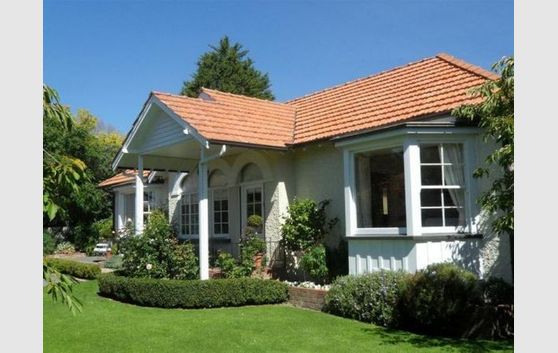 HAVELOCK NORTH // 32 Chambers Street