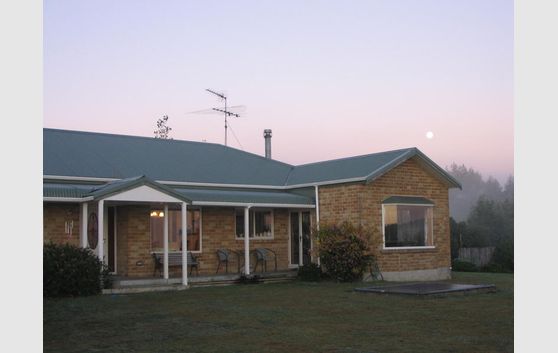 Ozzie Homestead on 22 Acres