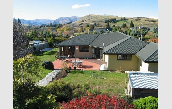 FAMILY FRIENDLY IN QUAIL RISE - VIEWING ESSENTIAL