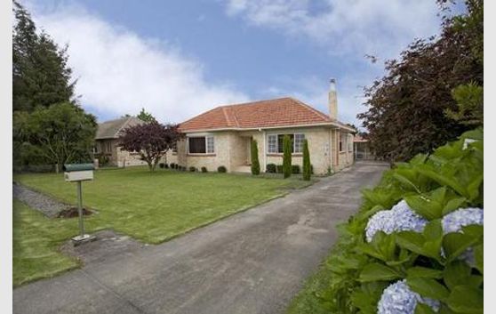 Family Living in Central Cambridge East