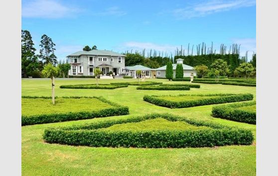 MAGNIFICENT COUNTRY SETTING