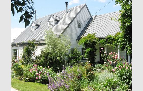 OTEKAIEKE LIFESTYLE B & B