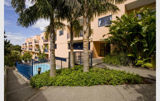 Spacious Sunny End Apartment In The 'Birkenhead'