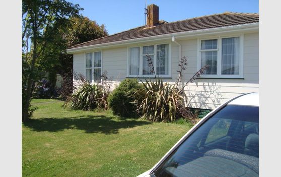 COTTRELL CRESCENT, ONEKAWA