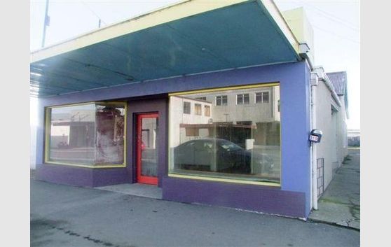 INVESTMENT - RENTAL - LIVE ON PREMISES