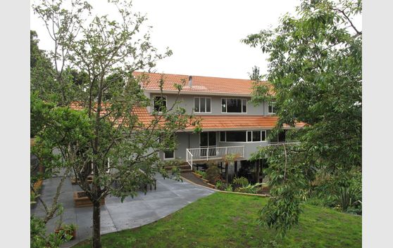 CONTEMPORARY COUNTRY LIVING