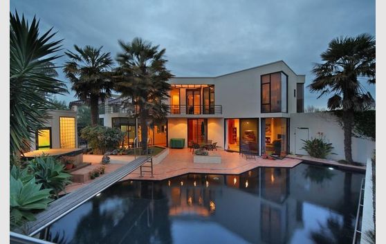 Epsom - 5 Bedroom Executive Home with Pool