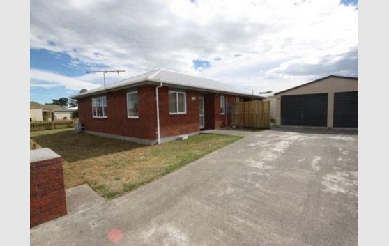 Modern, Attractive, Good Location!