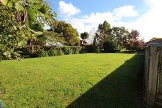 LITTLE SECTION IN TOP LOCATION