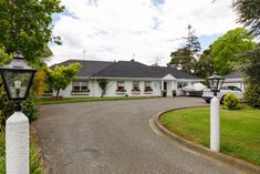 STUNNING RESIDENCE AND HOMEMAKER'S DREAM