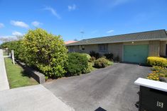 AHHH! THE CONVENIENCE OF A TOWNHOUSE