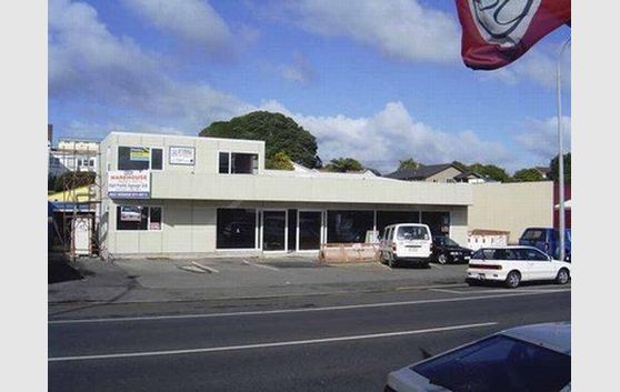 NEW ON LEACH STREET - RETAIL WAREHOUSE