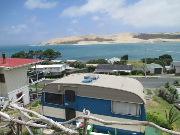 opononi views to die for plus caravan