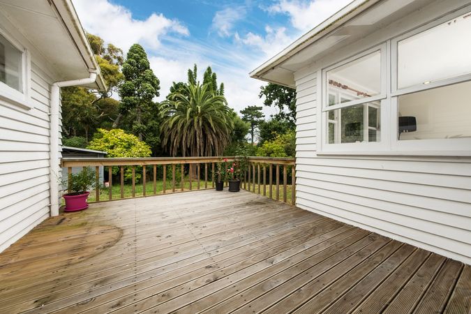 henderson 3房 1161m2 land   a fully renovated 1960s bungalow!