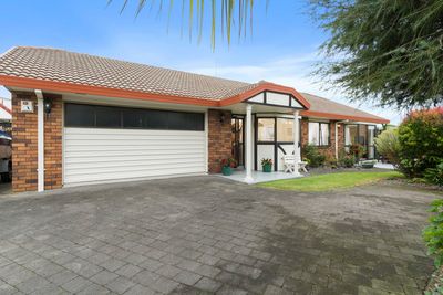 mount maunganui 3房 courting a stunner